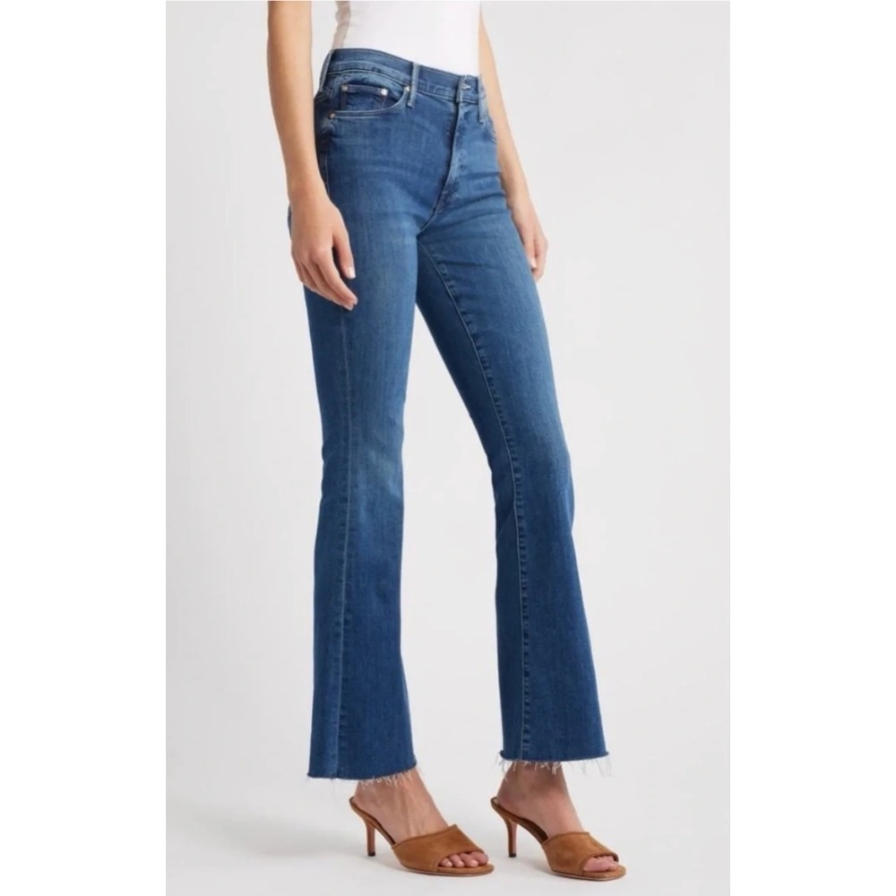 MOTHER The Weekender Fray Jeans Blue Flare Raw Hem Size 31 Going the Extra Mile - Picture 2 of 9